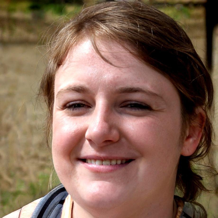Portrait de Léonie Marchand, formatrice en finance d'entreprise